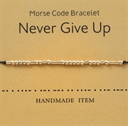 Morsekode armbånd "Never give up". Forgyldt. Sort. 